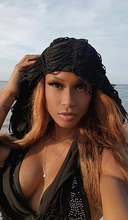 International webcam goddess on the beach