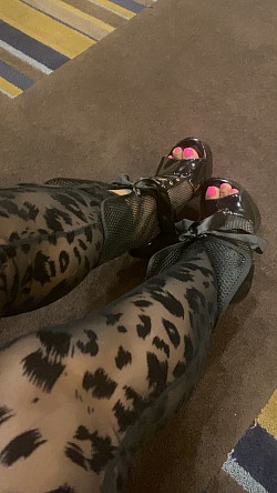 6inch heels foot fetish international webcam goddess live streamer